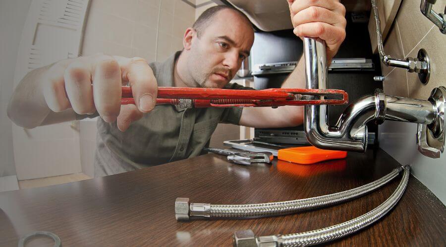 Expert burst pipe repair services in Leasburg, MO